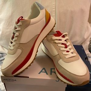 New In Box- Arizona Jean Co, memory foam sneakers.